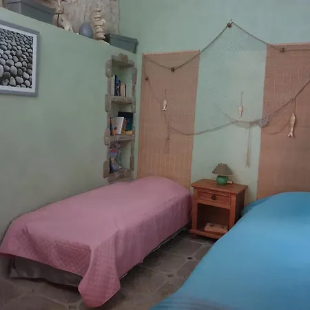 Maison De Charme A Avec Piscine Partagee