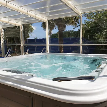 Holiday home Maison De Charme A Avec Piscine Partagee *