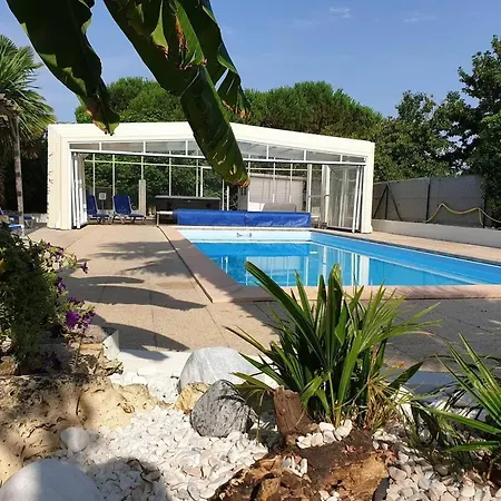 Holiday home Maison De Charme A Avec Piscine Partagee