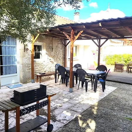 Maison De Charme A Avec Piscine Partagee *