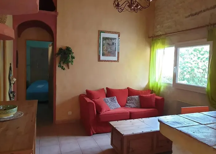 Maison De Charme à Avec Piscine Hébergement de vacances *