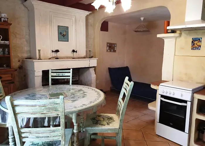 Maison De Charme à Avec Piscine Hébergement de vacances